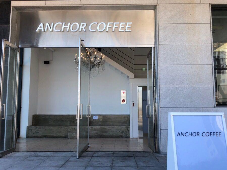 束草Anchor Coffee外觀，融合休閒與時尚的韓國咖啡館。